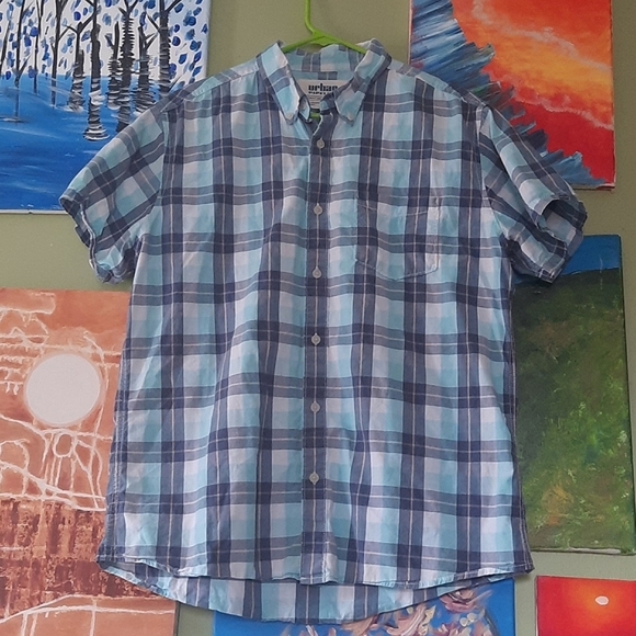 Button up shirt bundle, Levi's and Urban Pipeline - Picture 6 of 9